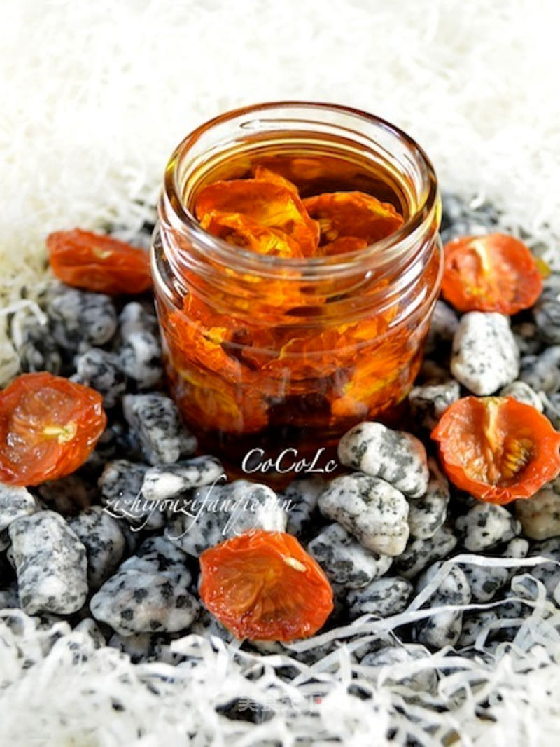 Homemade Oily Mini Dried Tomatoes [part of The Series]