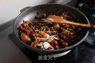 Dry Stir-fried Group of Heroes (crayfish, River Prawn, June Yellow) recipe