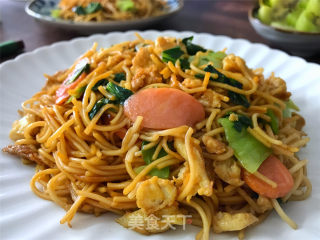 Fried Noodles with Green Vegetables and Eggs recipe