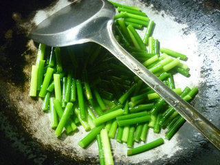 Stir-fried Double Fresh with Garlic Stalks recipe