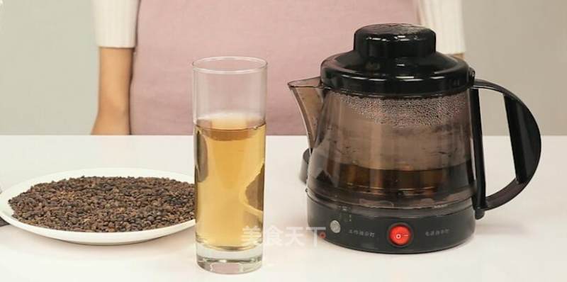 A Cup of Tea Extracted from The Machine-extracted Pot Will Give You A Black and Beautiful Hair recipe