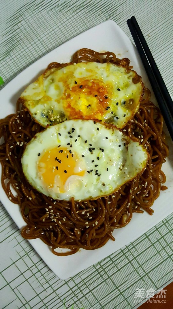 Soy Sauce Fried Noodles recipe