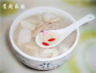 Nourishing Beauty and Clearing Fire Soup-yam Lily Pot Trotters recipe