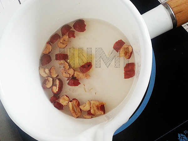 Jujube and Ginger Milk Tea recipe