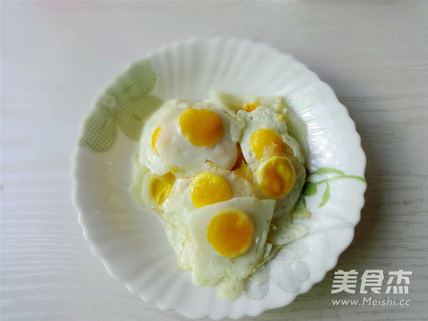 Quail Eggs with Tiger Skin and Green Peppers recipe