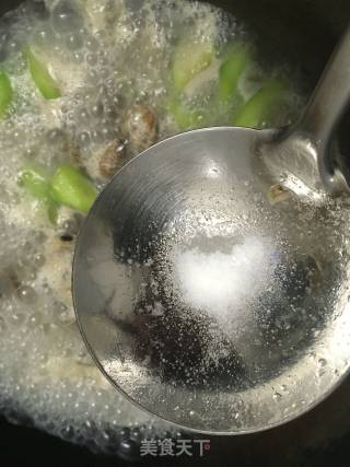 Clam Loofah Soup recipe