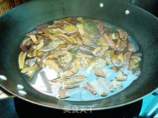 Stir-fried Porcini Mushrooms with Green Peppers recipe