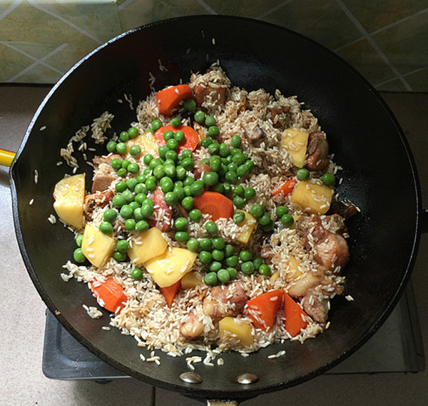 Braised Rice with Pork Ribs and Mixed Vegetables recipe