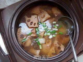 #trust之美# Braised Pig's Feet with Lotus Root recipe