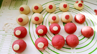 Variety of Pasta: Two-color Piglet Bun recipe