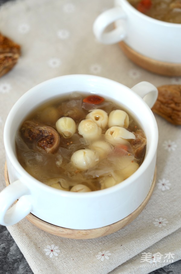 Figs, Tremella and Lotus Seed Soup recipe