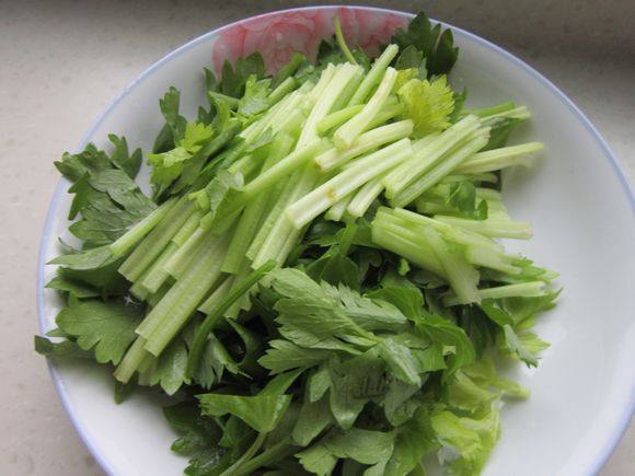 Stir-fried Small Herring with Parsley recipe