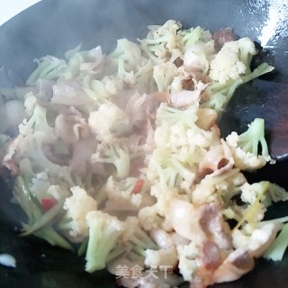 Stir-fried Cauliflower with Pork Belly recipe