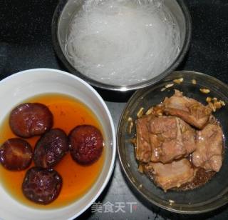 Steamed Pork Ribs with Mushroom Vermicelli recipe