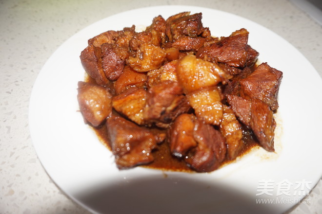 Stir-fried Sugar-colored Braised Pork recipe