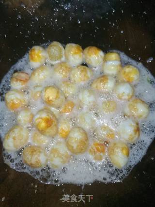 Tiger Skin Quail Eggs in Tomato Sauce recipe
