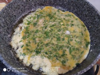Scrambled Eggs with Wild Vegetables Toon recipe