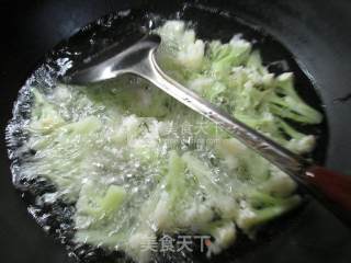 Stir-fried Cauliflower with Chives and Chicken Gizzards recipe