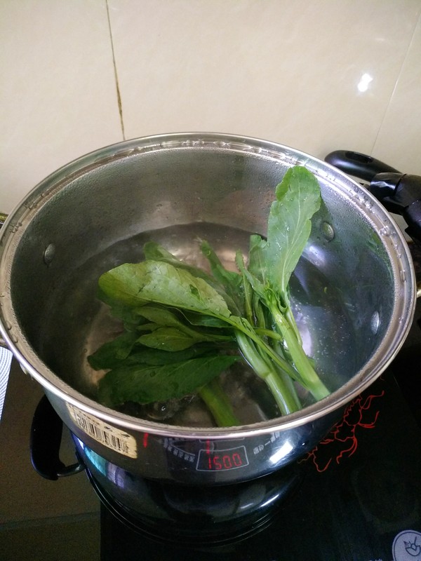 Simple Food for One Person~~ Choy Sum Fried Noodles recipe