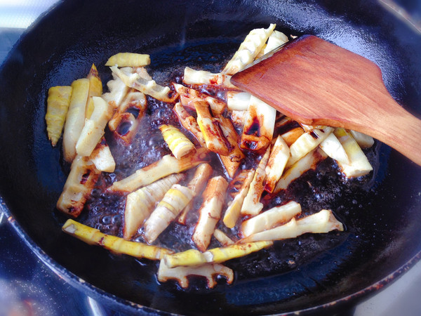 Braised Spring Bamboo Shoots in Oil recipe