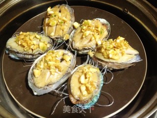 Steamed Baby Abalone with Garlic Vermicelli recipe