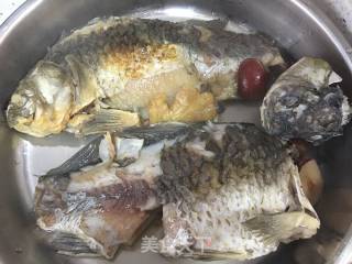 Pork Ribs Papaya Crucian Fish Soup recipe
