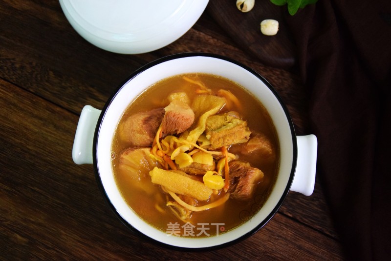 Hericium, Cordyceps Flower and Bamboo Fungus Pork Rib Soup recipe