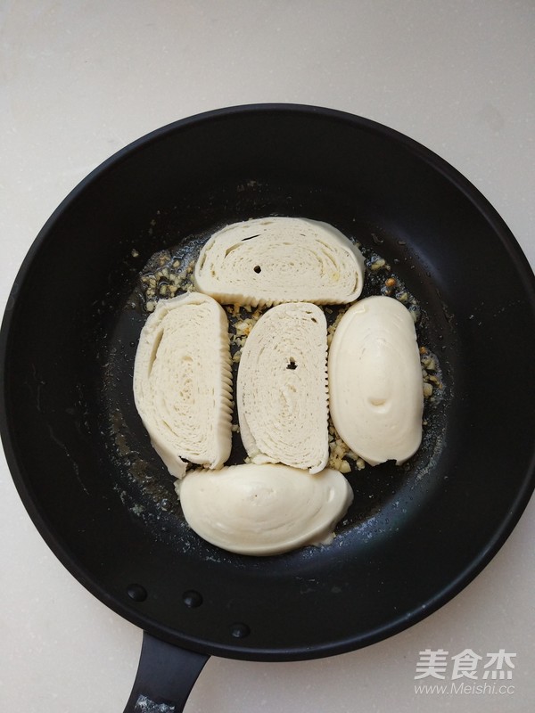 Garlic Steamed Bun recipe