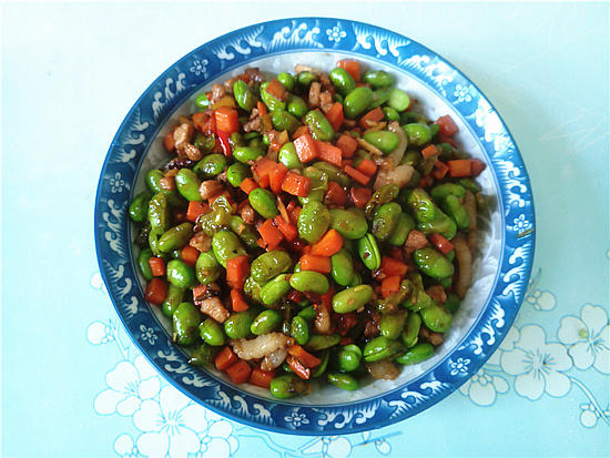 Stir-fried Diced Pork with Carrot and Edamame recipe