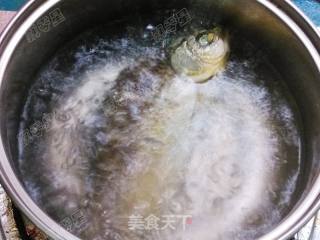Tomato Rolled Crucian Soup recipe