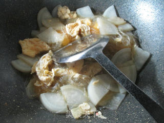 Boiled Vermicelli with Duck Egg and Radish recipe
