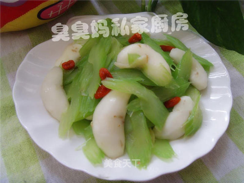 Fried Water Chestnut with Celery