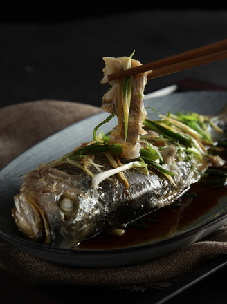 Steamed Yellow Croaker! Delicacy in Fish! recipe