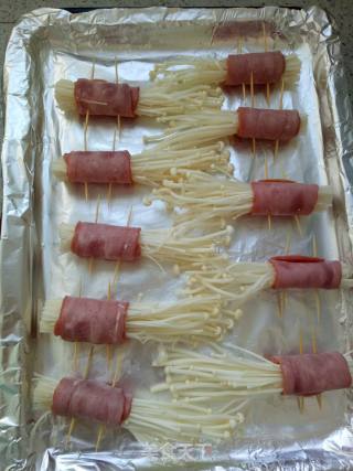 Roasted Bacon and Enoki Mushroom Roll recipe