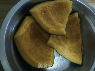 Pumpkin Glutinous Rice Cake with Moon Cake Filling recipe