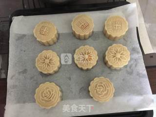 Mooncakes with Egg Yolk and Lotus Seed Paste recipe