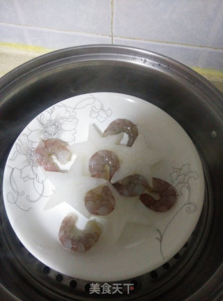 Steamed Prawns with Radish recipe