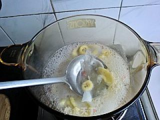 Banana Lily Tremella Soup recipe