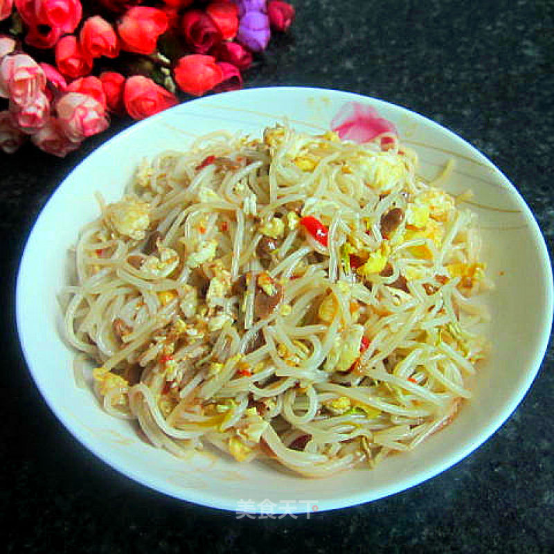 Fried Noodles with Sprouts recipe