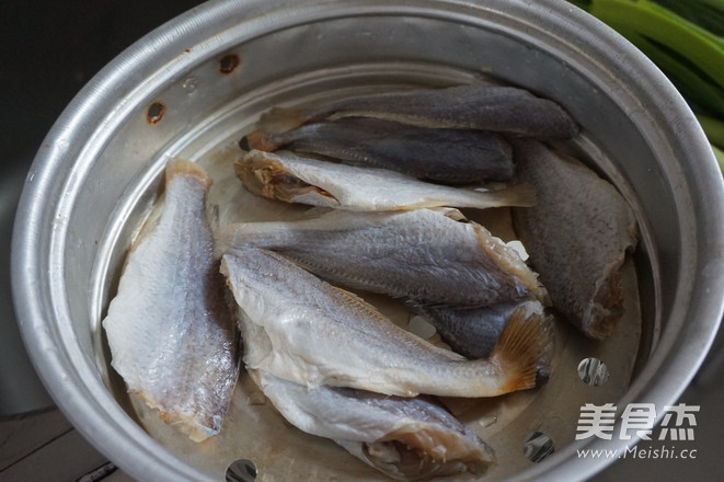 Fried Dried Sea Fish recipe