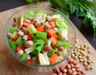 Celery, Carrots and Peanuts recipe