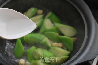Beginning of Summer. 【loofah Braised Fritters】 recipe
