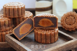 Mooncake with Brown Sugar Bean Paste and Egg Yolk recipe