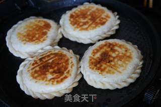 Mother-in-law Ding Stuffing Hot Flour Cake recipe