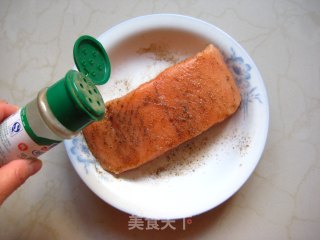 Grilled Salmon with Herbs: Play with The Oven and Cook Easily recipe