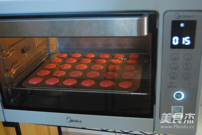 Christmas Snowflake Macarons recipe