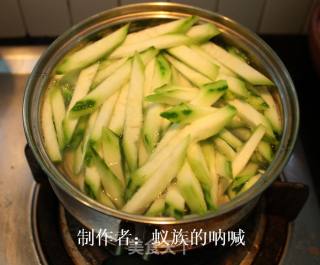 The Hot Summer's Fast Hand Soup-baibei Loofah Soup recipe