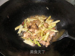 Stir-fried Spring Bamboo Shoots with Spare Ribs recipe