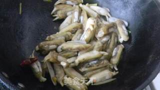 [stir-fried Razor Clams with Green Onion and Ginger] recipe