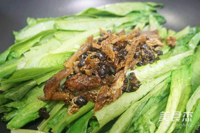 Lettuce with Tempeh and Dace in Oil recipe